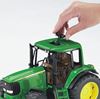 Immagine di Modellino John Deere 6920 con benna in scala 1:16